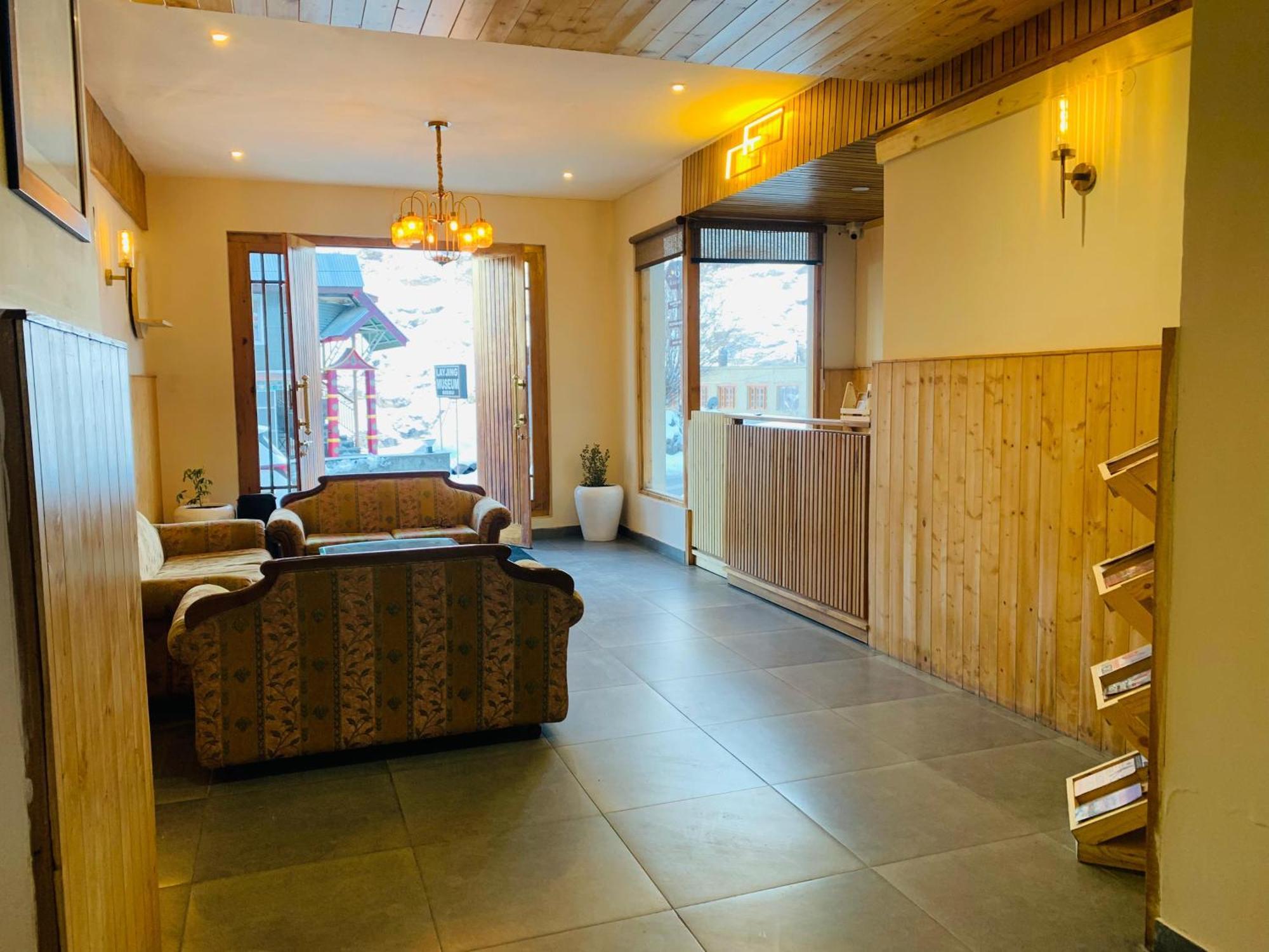 The Bulevar - Whispering Willows Hotel Sissu ภายนอก รูปภาพ