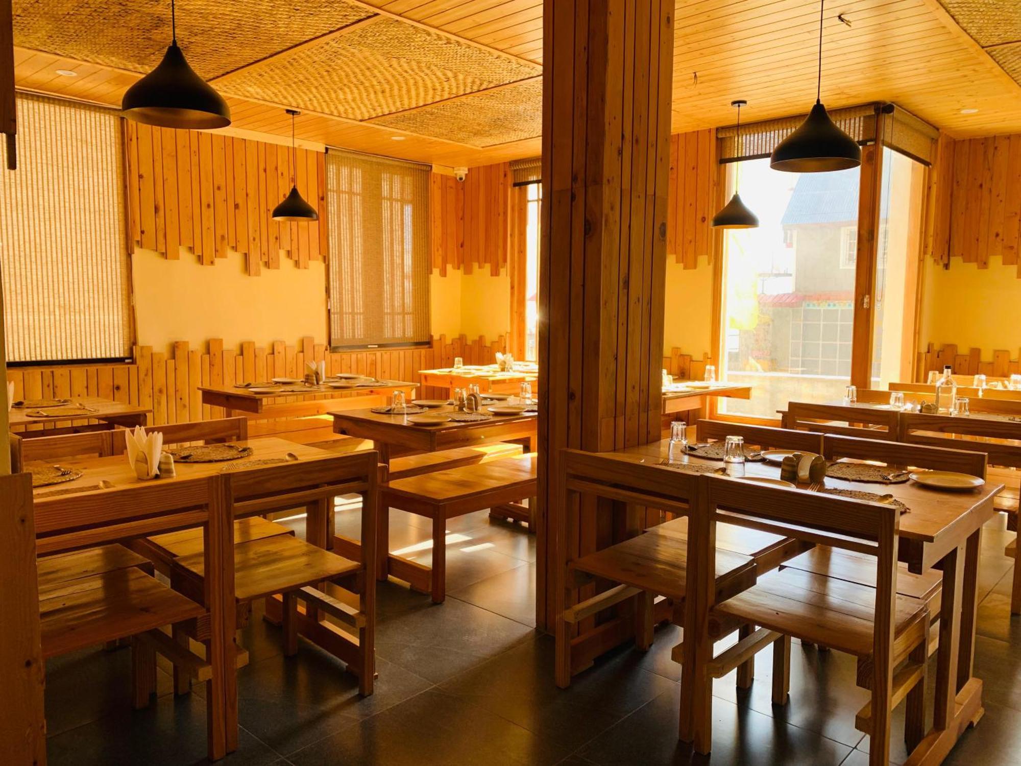 The Bulevar - Whispering Willows Hotel Sissu ภายนอก รูปภาพ